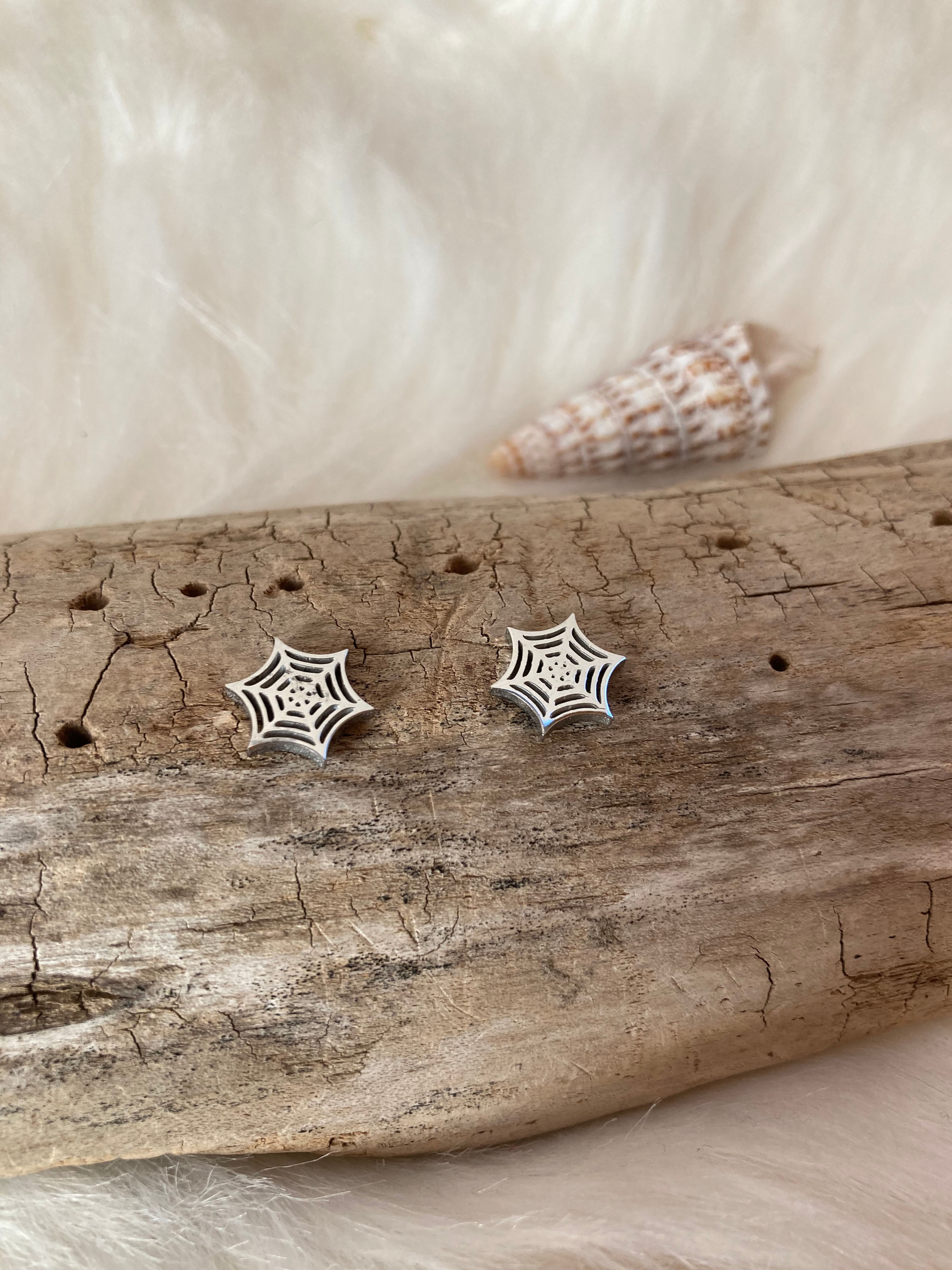 Boucles d'oreilles clous Toiles d’Araignée – Acier Inoxydable Argenté