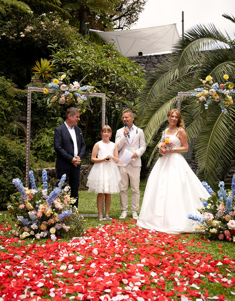 Destination wedding in Madeira captured naturally