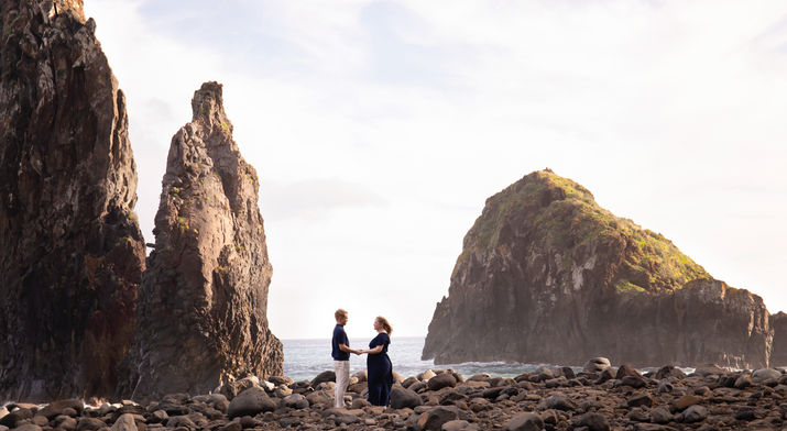 Maternity photoshoot in Madeira capturing pregnancy in natural scenic landscape