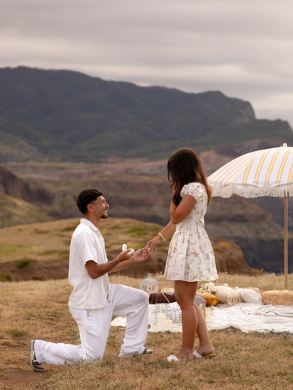 Surprise marriage proposal in Madeira during luxury picnic