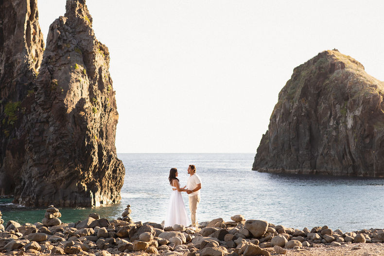 Romantic Madeira couples photography by the sea