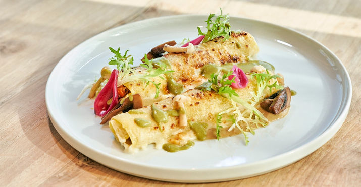 Scenic Madeira restaurant with a view of the Atlantic