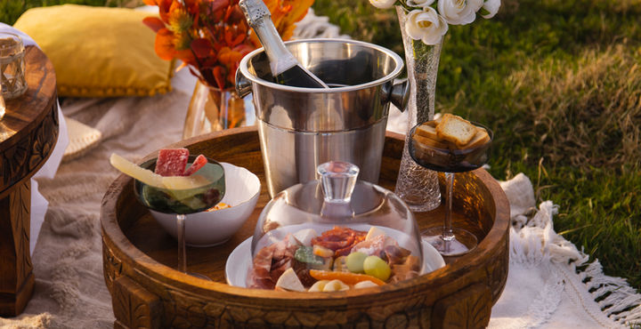 Stylish romantic picnic in Madeira with elegant setup