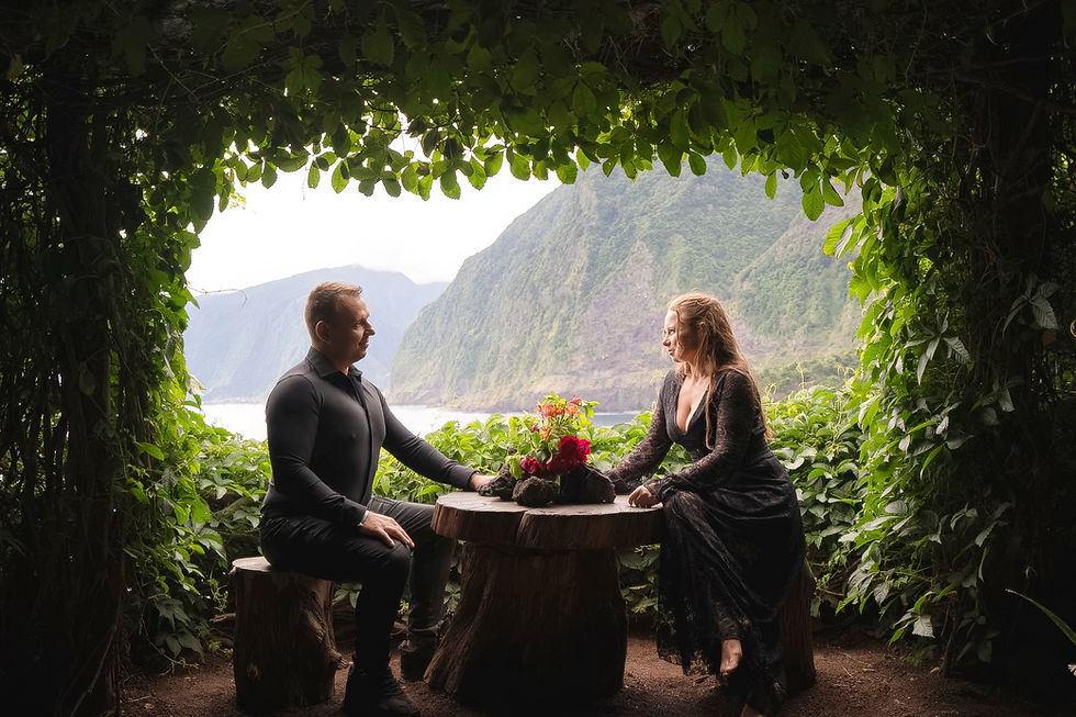 Romantic couples photoshoot in Madeira capturing an intimate moment surrounded by lush nature and dramatic mountain scenery