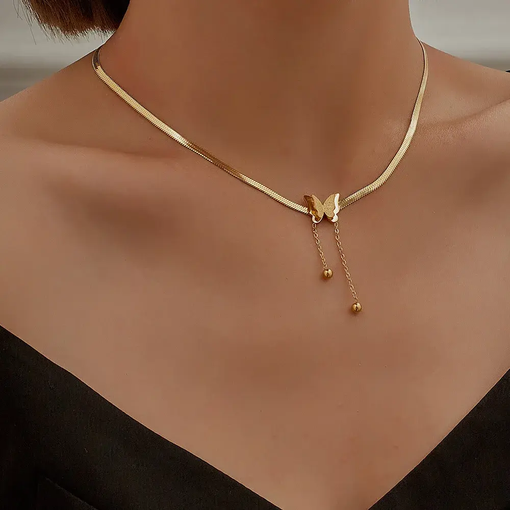 Luna Butterfly Choker