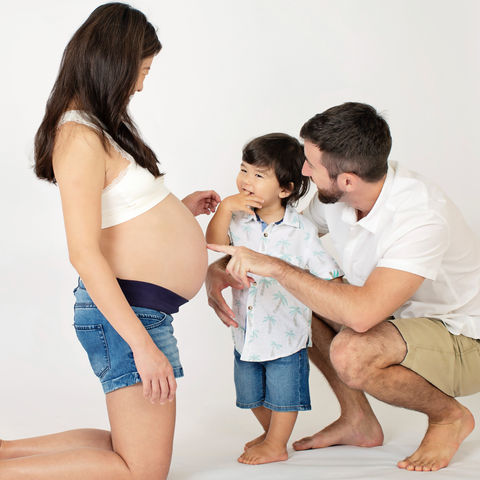 Family maternity photoshoot with child, Singapore.