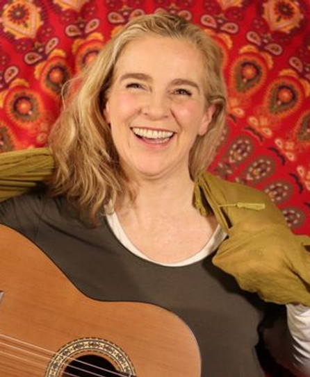 Elena_Deppe_Portrait_Mantra_Berlin.jpg