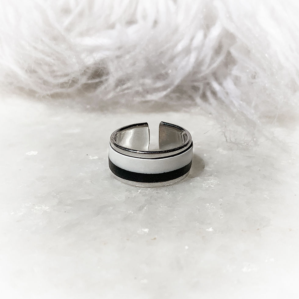 Touch' Black & White