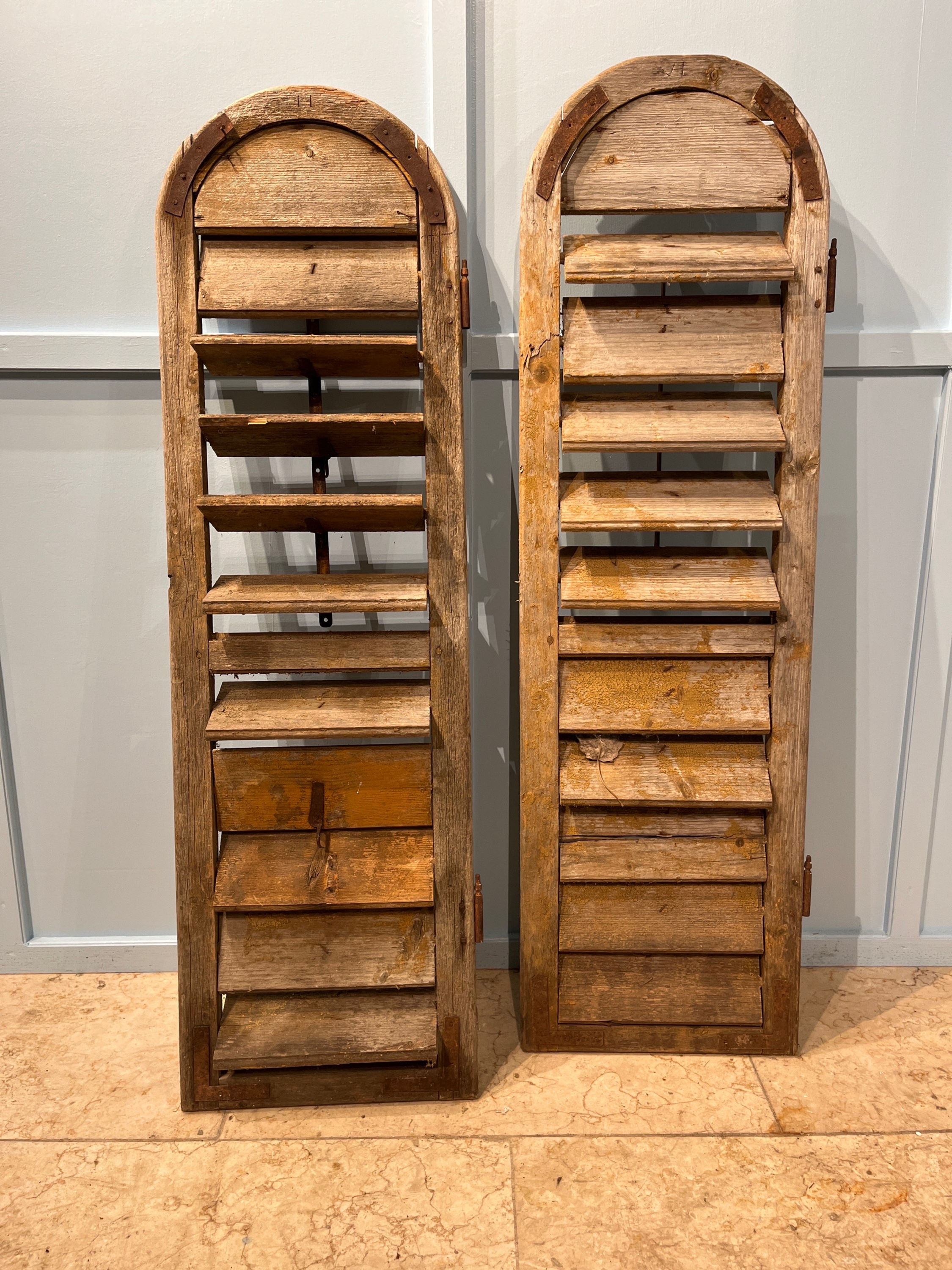 Vintage pair of hungarian window shutter 116x33cm