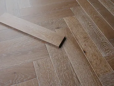 Opalescent Smoked white