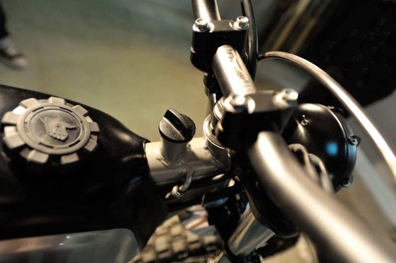 De Dominator 650-92 a Scrambler