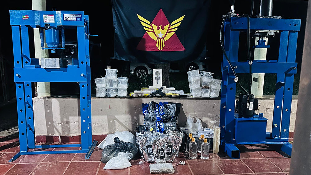 Polícia Militar desarticula laboratório clandestino de refino de cocaína e prende dois suspeitos em Uberlândia