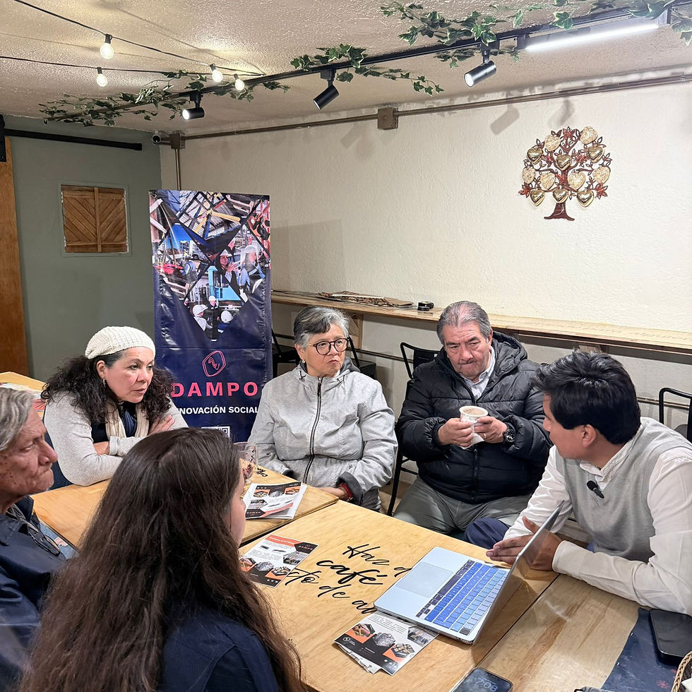 Entre café y conversación, construimos reflexiones sobre vivienda colectiva, organización vecinal y prevención del riesgo sísmico. Café DAMPO como espacio de encuentro y aprendizaje colectivo.