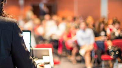 主要為殘疾人士、長者、照顧者及義工提供關節炎、腰背運動與護理、正確使用助行器及輪椅等相關知識及技能,以提升他們的功能及照顧技巧。 加強社區的復康支援和預防跌倒等問題。