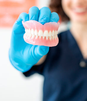 Prothese als Zahnersatz in Zahnmedizin