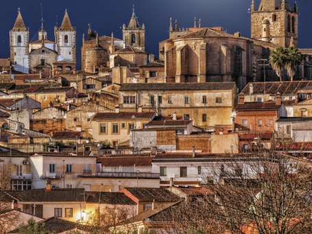 VISITANTES ILUSTRES A LA VILLA CACERENSE