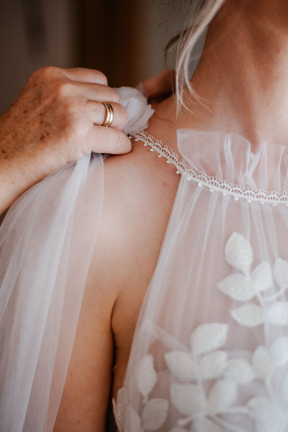 Getting Ready, Hochzeitskleid, Hochzeitsfotos, Begleitung, Allgäu, Hochzeit Allgäu