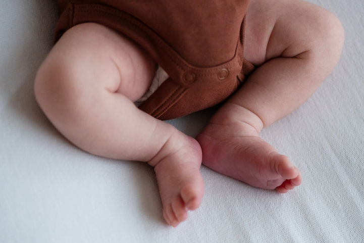 Newborn, Fotostudio Kempten, Neugeborenes Fotosession Allgäu, Details Baby Füße