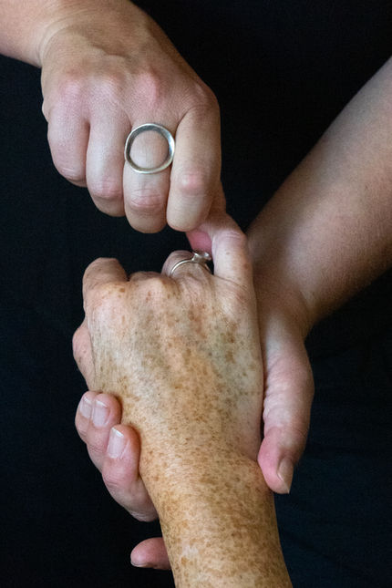 Shiatsu Hand Massage