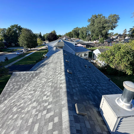 New asphalt shingle roof installed on a home in Burbank IL