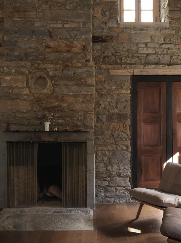Aubé House: Breathing New Life into 1811 | The Award-Winning. Image courtesy of: Maxime Brouillet