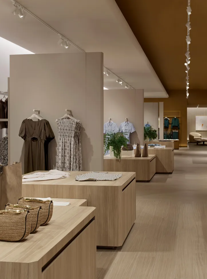 Reitmans’ Bold New Concept Store. Image courtesy of: A-Frame Photography, Ben Rahn