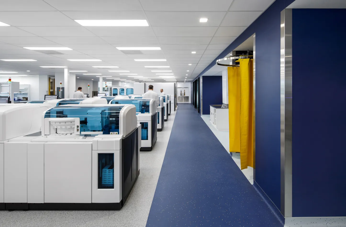 Sleek New Biomedical Lab. Image courtesy of: Stéphane Brügger