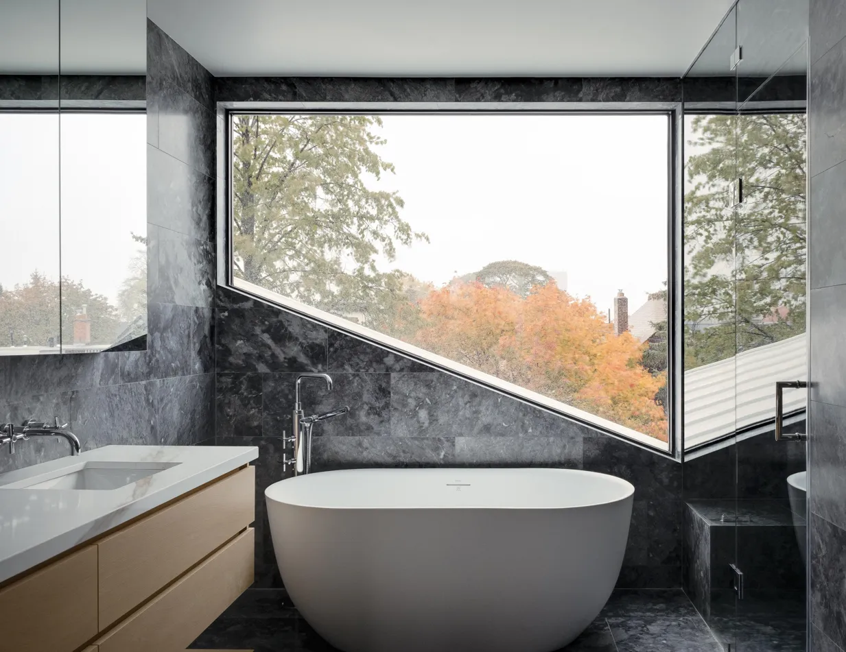 Montrose Sixplex. Image courtesy of: Félix Michaud