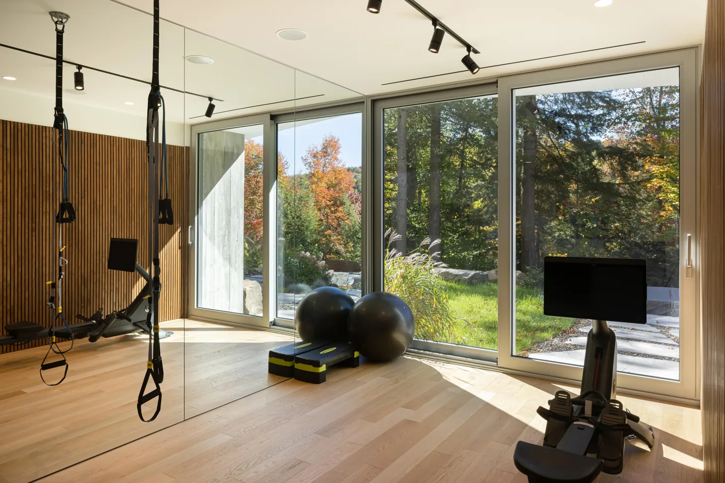 The Albatross: a Modern Marvel in the Laurentians. Image courtesy of: Stéphane Groleau