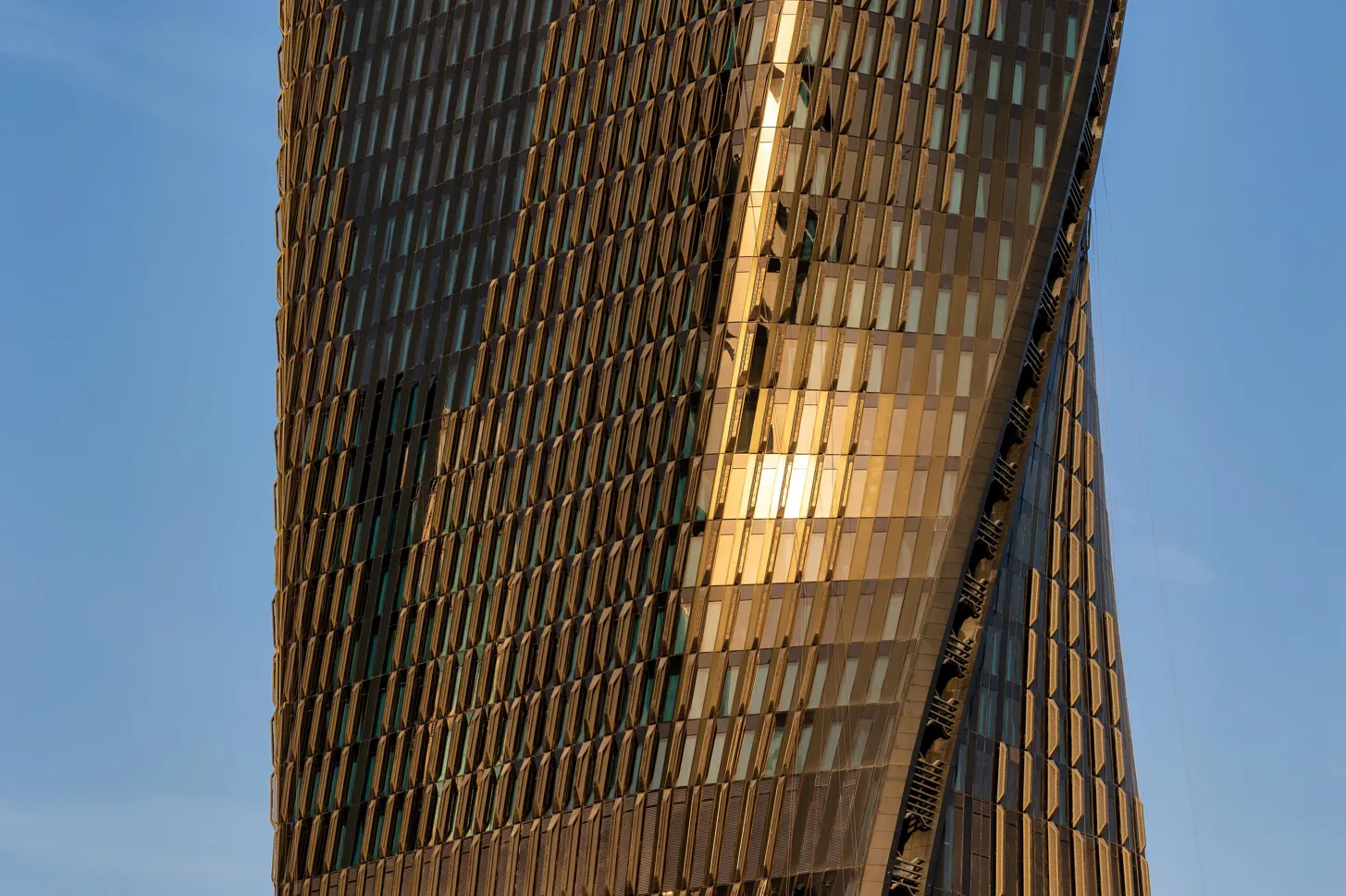 Wasl Tower Wraps. Image courtesy of: Ahmad Alnaji - SARAB