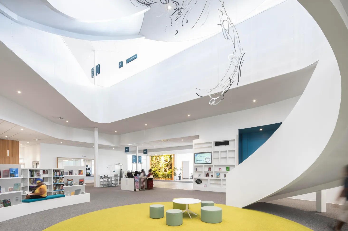Bibliothèque L'Octogone. Photography by Adrien Williams