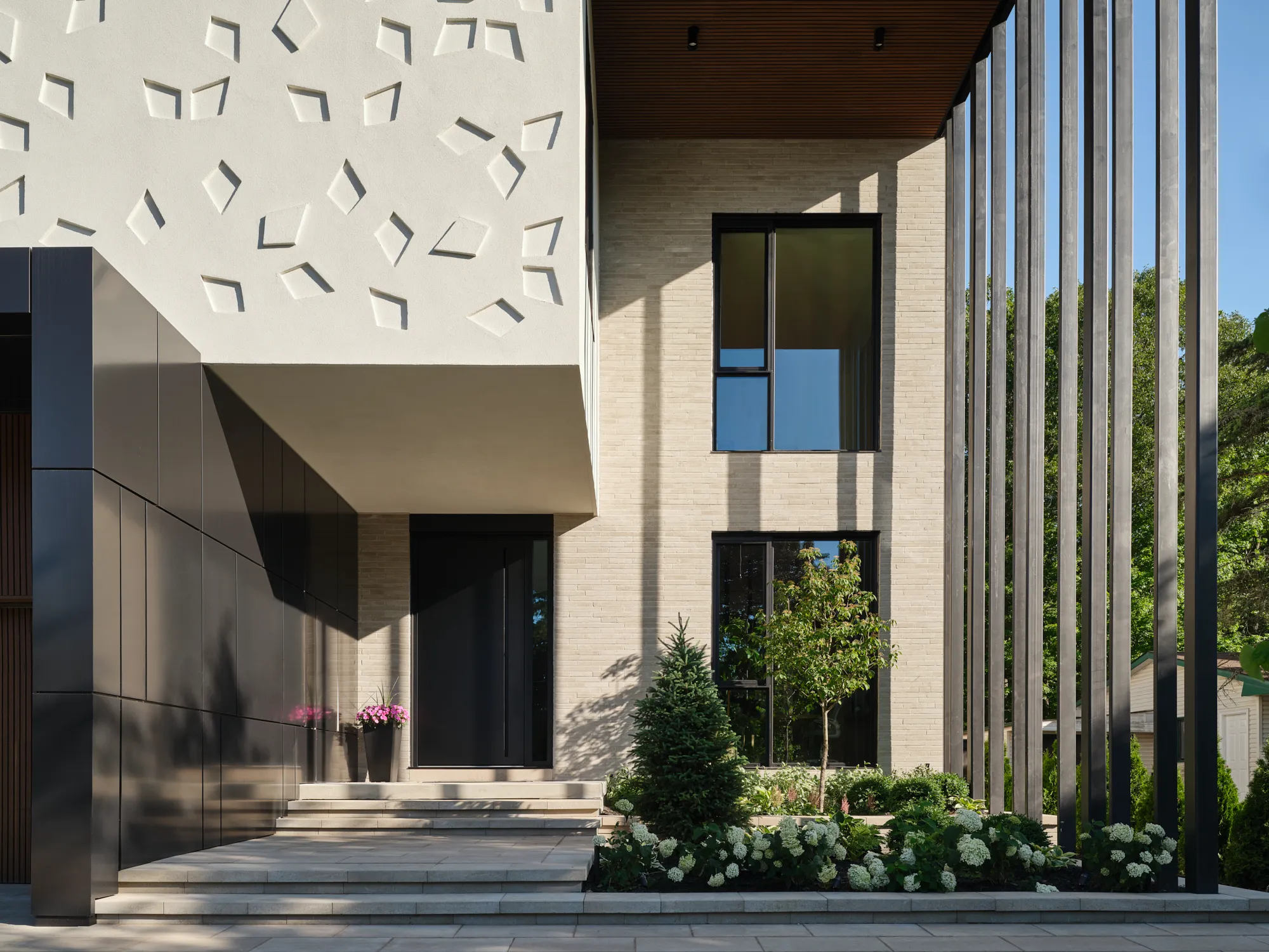 Ravine House: A Modern Sanctuary in Harmony with Nature. Image courtesy of: Riley Snelling
