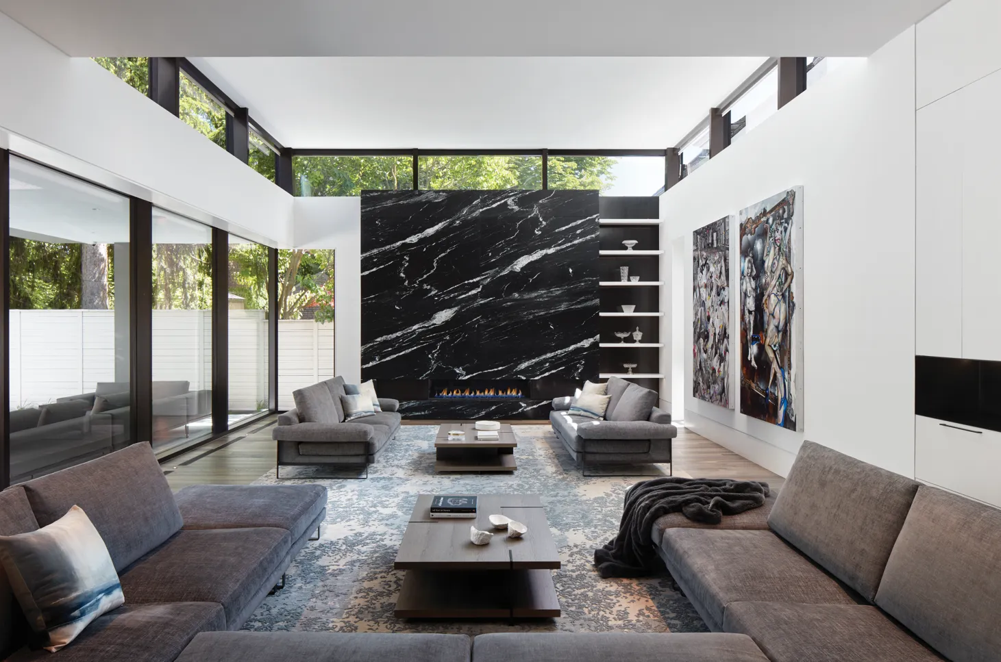 Russell Hill Residence. Photography by Ben Rahn / A-Frame Inc.