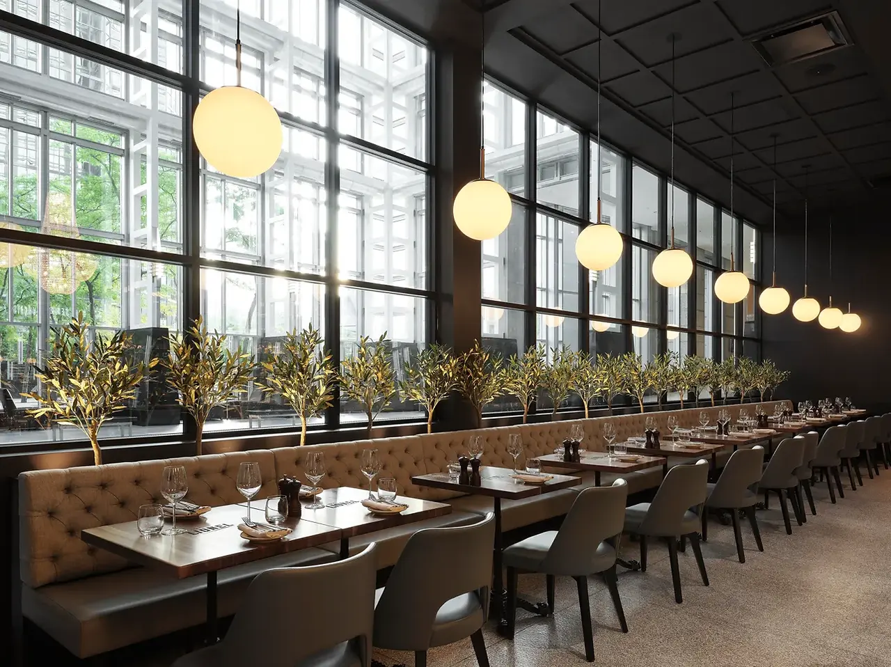 Chez Lionel Arrives in Downtown Montreal. Image of: Maxime Brouillet