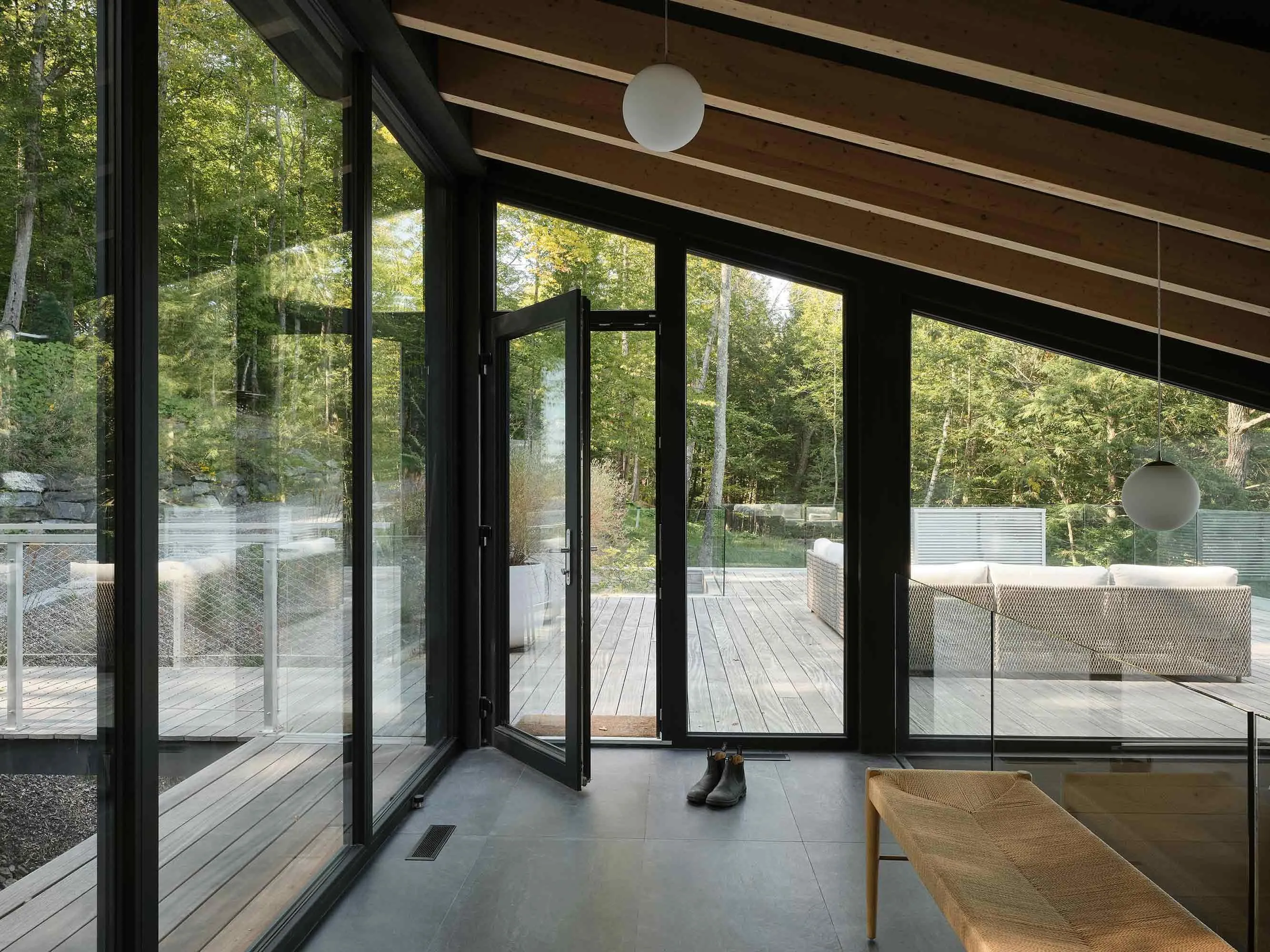 Counter-Slope House. Image courtesy of: Maxime Brouillet