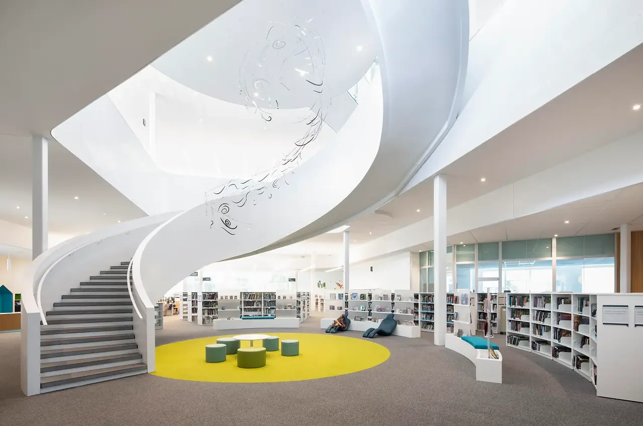 Bibliothèque L'Octogone. Photography by Adrien Williams