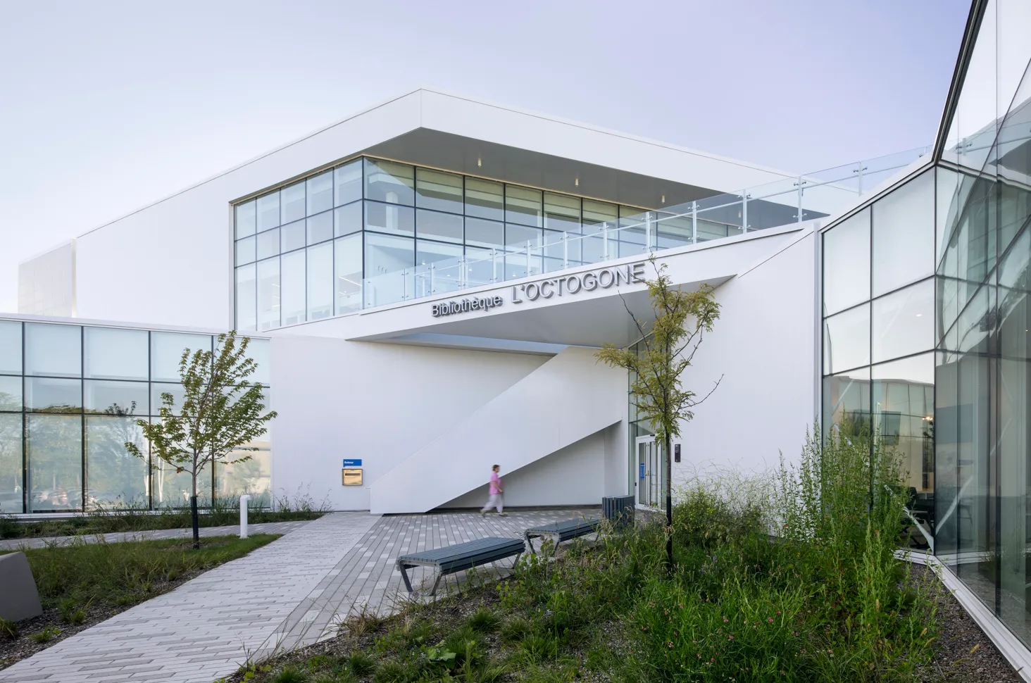 Bibliothèque L'Octogone. Photography by Adrien Williams