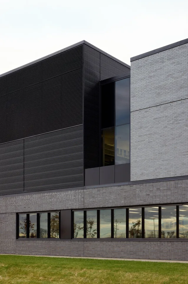 Sleek New Biomedical Lab. Image courtesy of: James Brittain