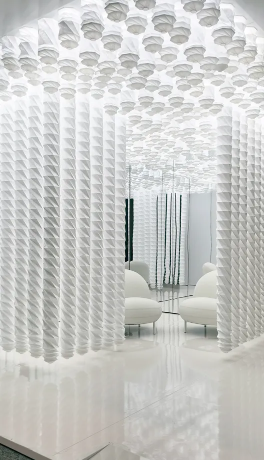 Image courtesy of: Eugene Krasnaok