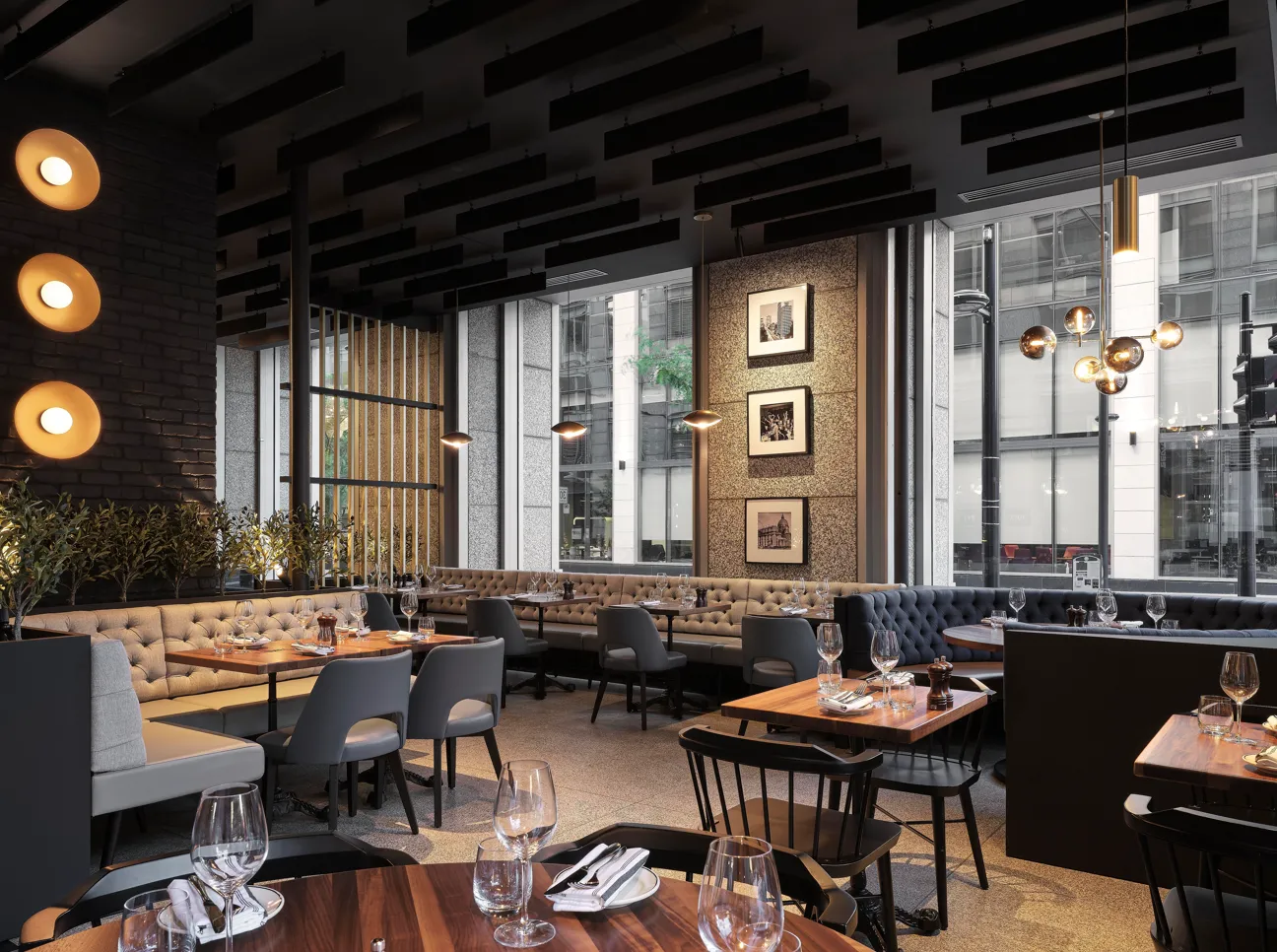Chez Lionel Arrives in Downtown Montreal. Image of: Maxime Brouillet