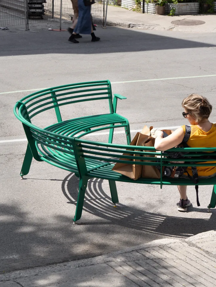 Méandre, Summer Street Furniture for Mont-Royal Avenue (2024). Image courtesy of  Raphäel Thibodeau