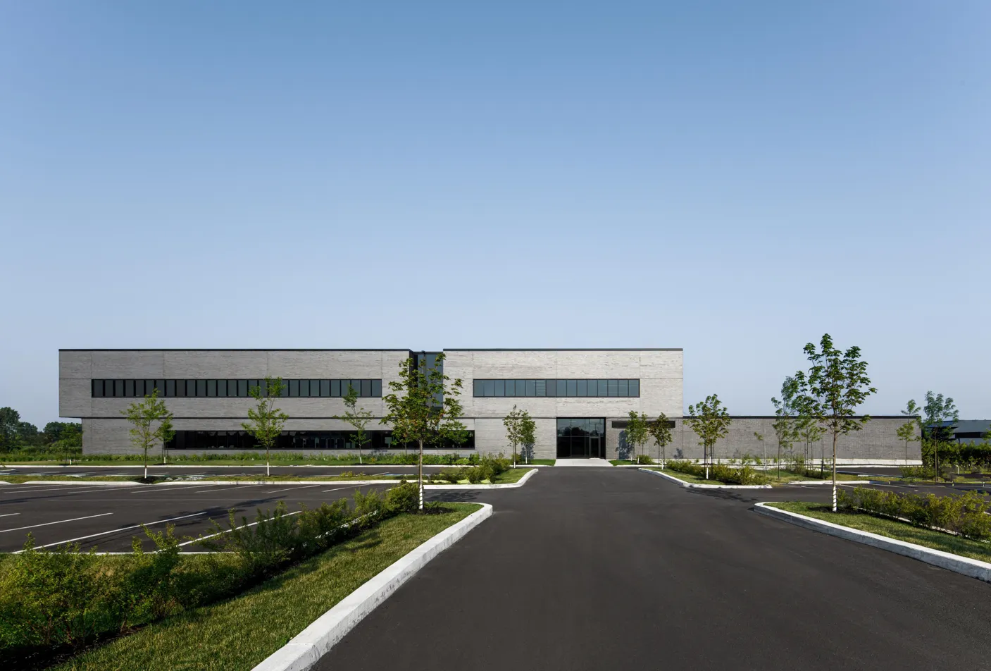 Sleek New Biomedical Lab. Image courtesy of: Stéphane Brügger