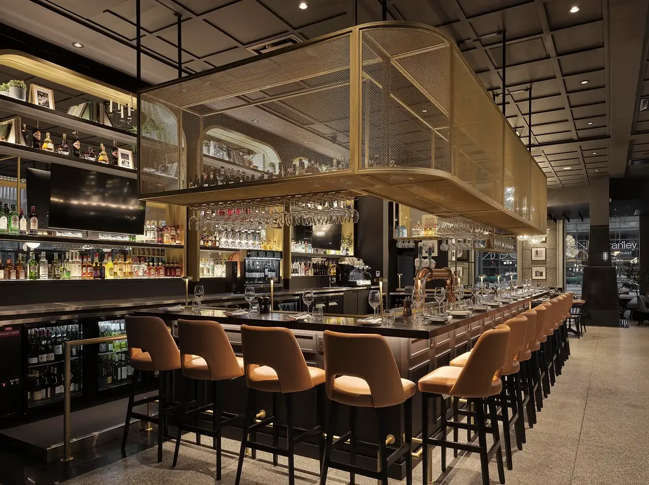 Chez Lionel Arrives in Downtown Montreal. Image of: Maxime Brouillet