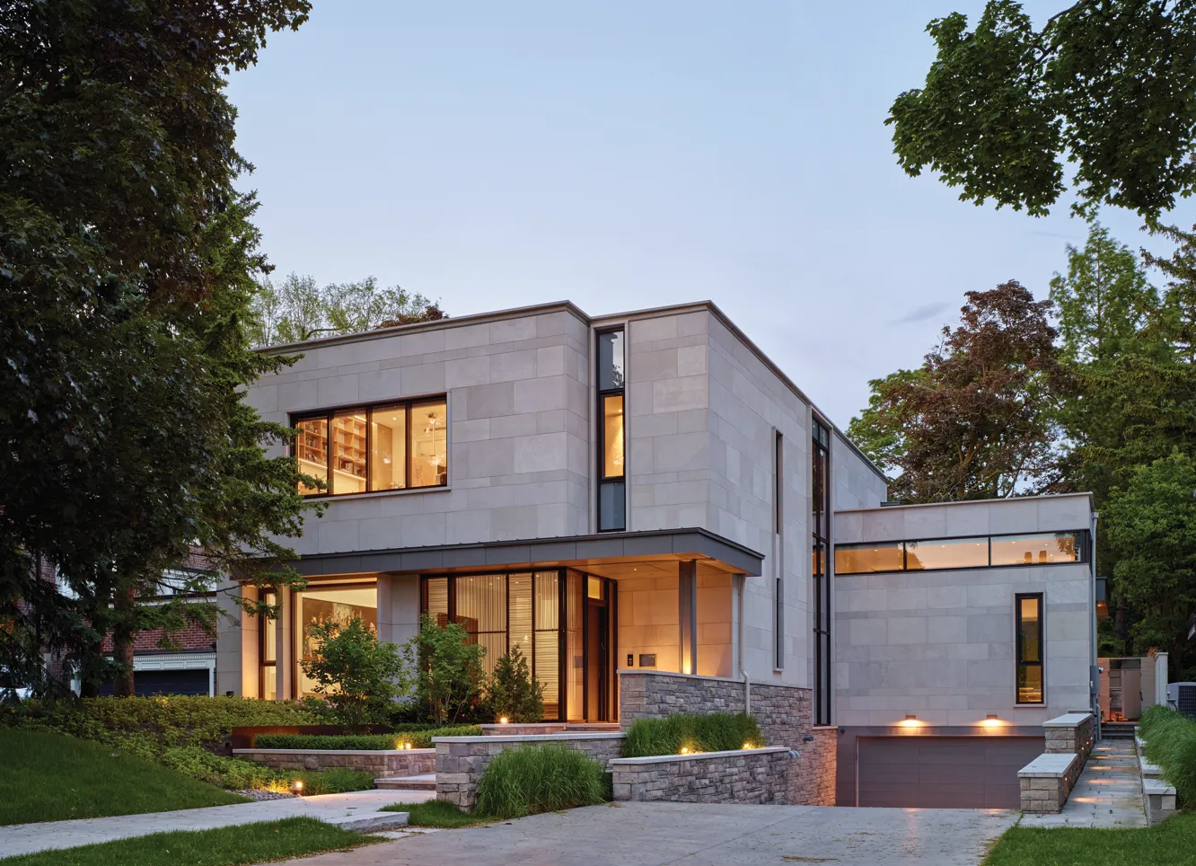 Russell Hill Residence. Photography by Ben Rahn / A-Frame Inc.