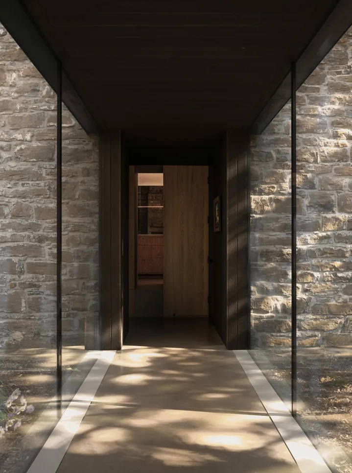 Aubé House: Breathing New Life into 1811 | The Award-Winning. Image courtesy of: Maxime Brouillet