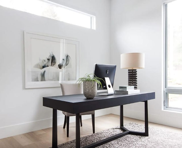 Example of Home Office. Image courtesy of: DECORILLA