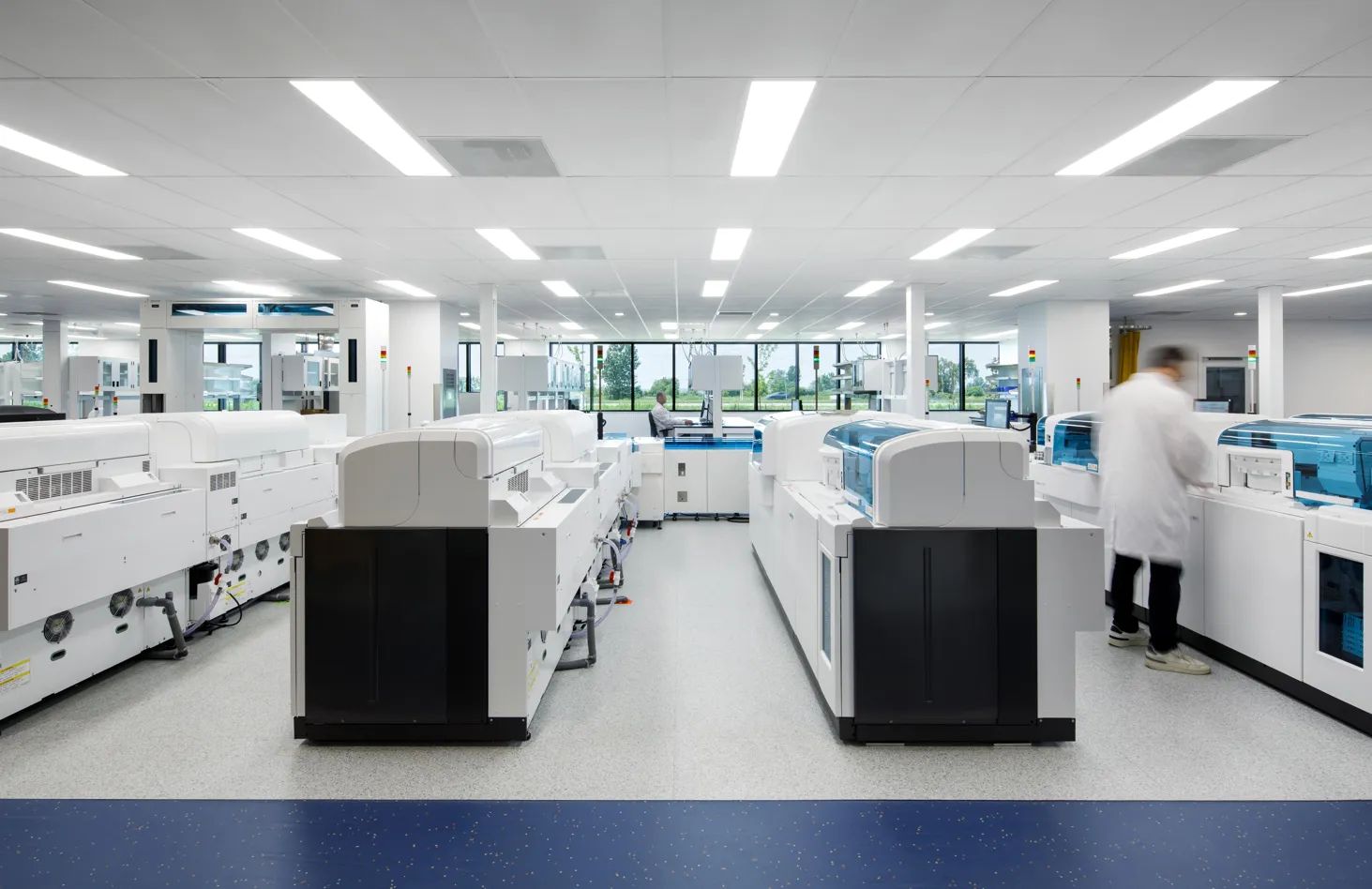Sleek New Biomedical Lab. Image courtesy of: Stéphane Brügger