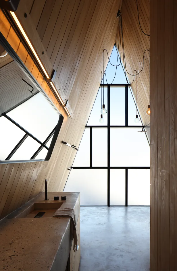 Image courtesy of: Ema Peter, Peter Braithwaite