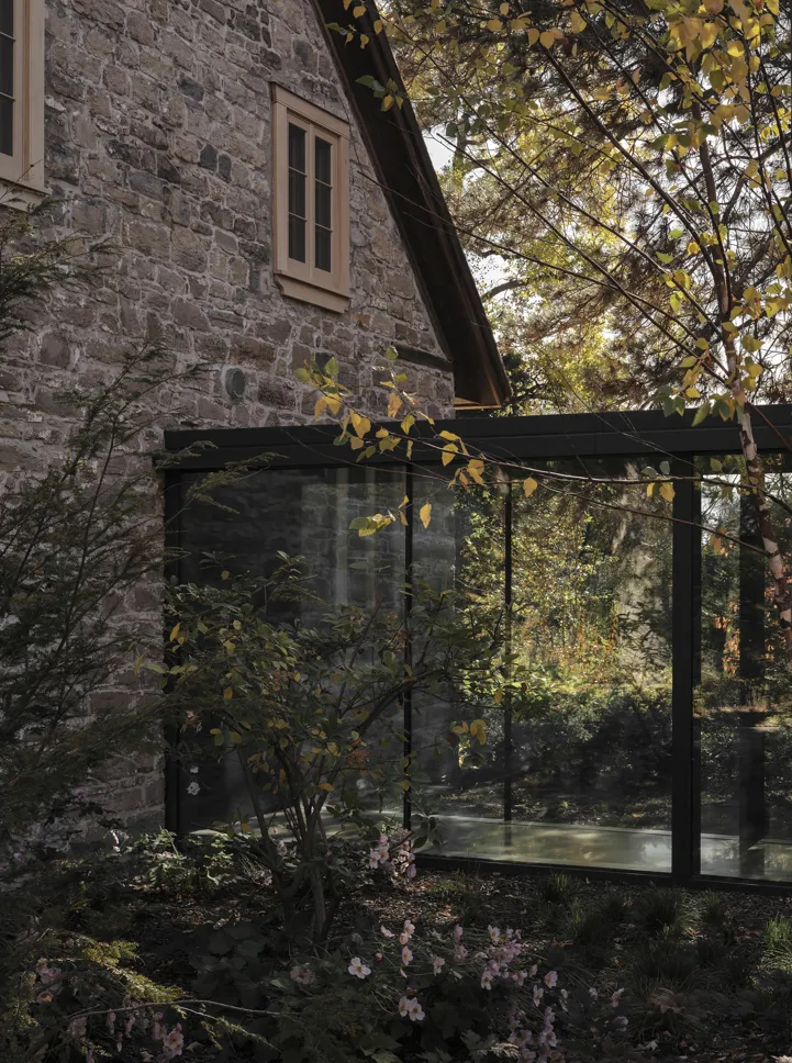 Aubé House: Breathing New Life into 1811 | The Award-Winning. Image courtesy of: Maxime Brouillet