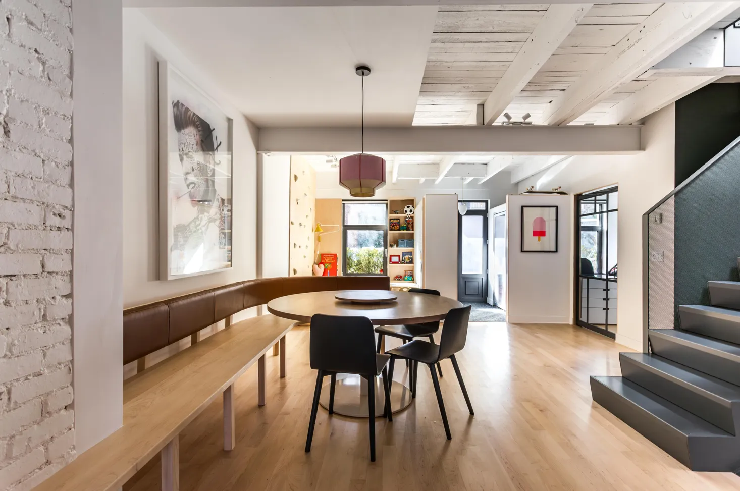 Plateau Kyoto Residence: A Montreal Home Meets Japanese Minimalism. Image of: Caroline Thibault